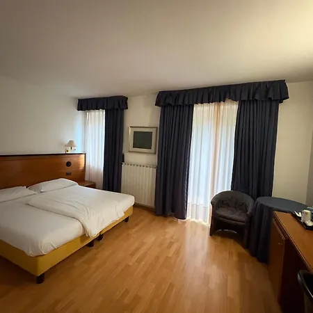 호텔 Garni 3*